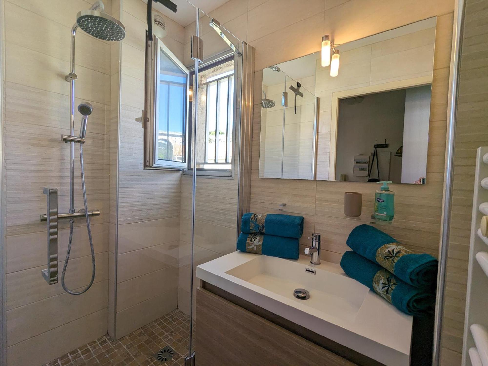 "Le Palmier Dore", Cosy T3 A 3 Minutes A Pied Des Plages, Parking Et Clim Sanary-sur-Mer Luaran gambar