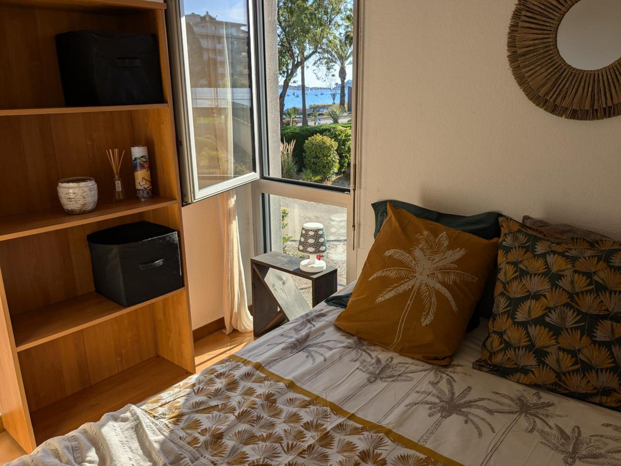 "Le Palmier Dore", Cosy T3 A 3 Minutes A Pied Des Plages, Parking Et Clim Sanary-sur-Mer Luaran gambar