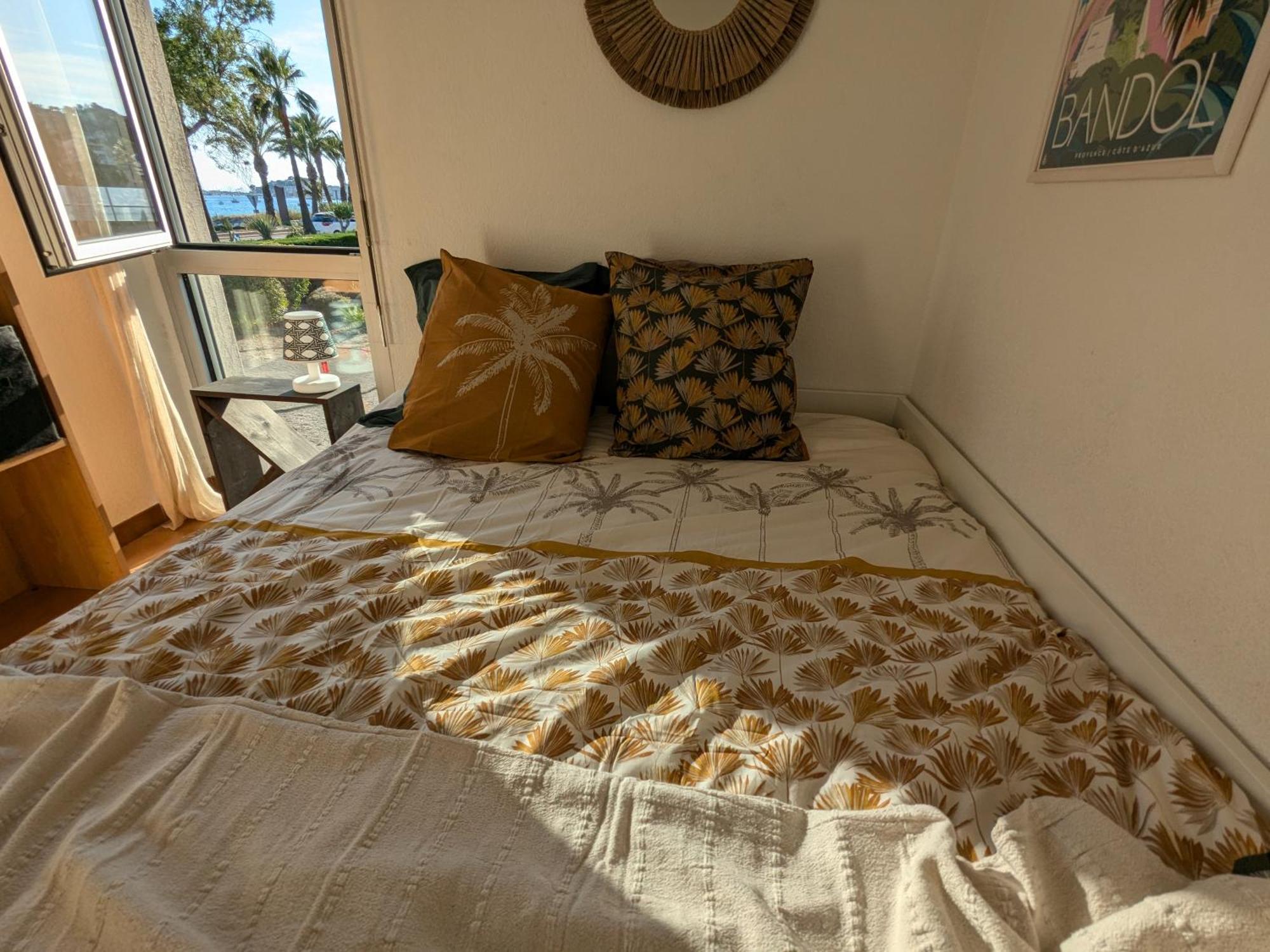 "Le Palmier Dore", Cosy T3 A 3 Minutes A Pied Des Plages, Parking Et Clim Sanary-sur-Mer Luaran gambar